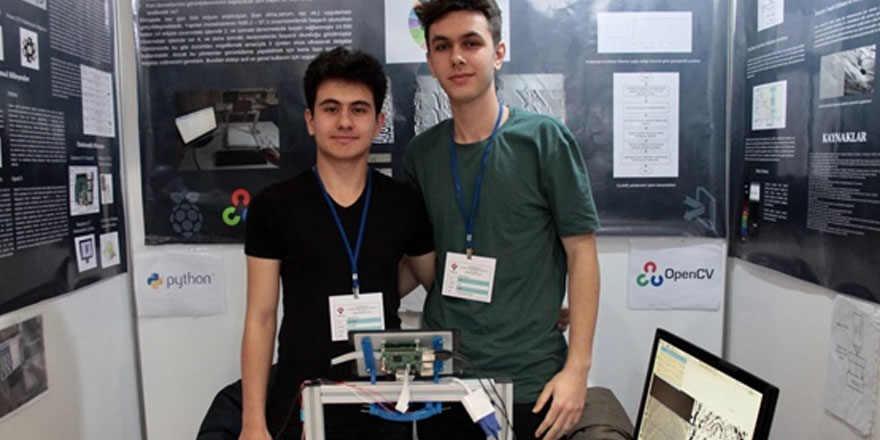 Lise öğrencileri damar yolu bulmayı kolaylaştıran cihaz geliştirdi