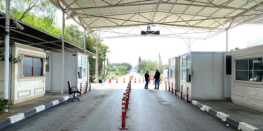 "Kapılar Kıbrıslı Türklere açık"