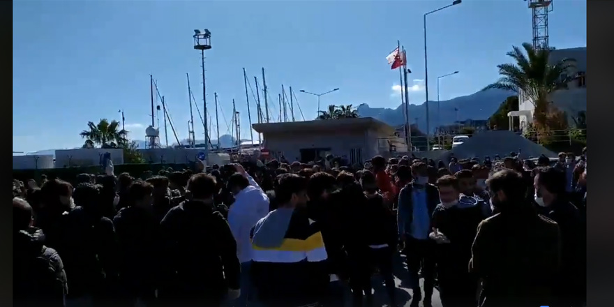 Öğrencilere ‘yurdu hemen boşaltın’ paniği