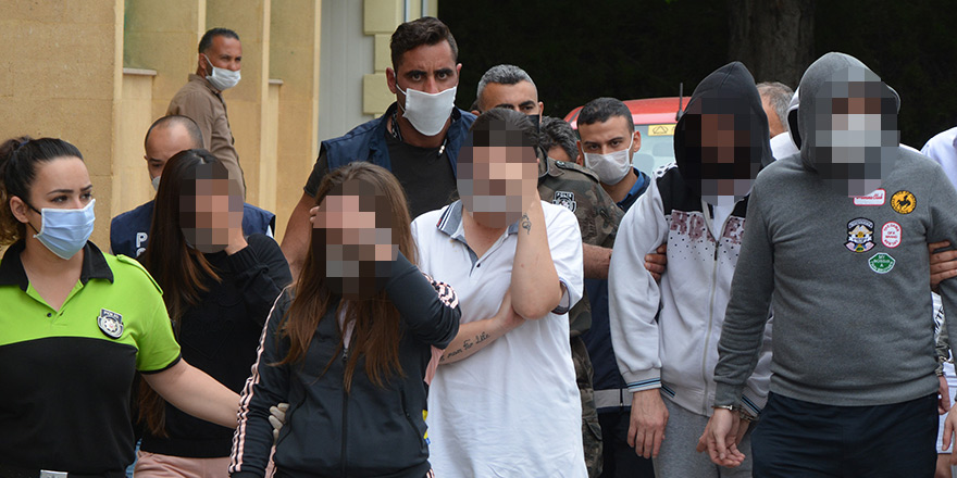 Evi kumarhaneye çevirdiler