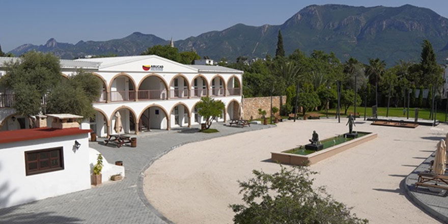 Arucad KKTC vatandaşı ya da lise eğitimini KKTC’de tamamlayan TC uyruklu öğrencilere sınavsız % 75 burs vereceğini duyurdu