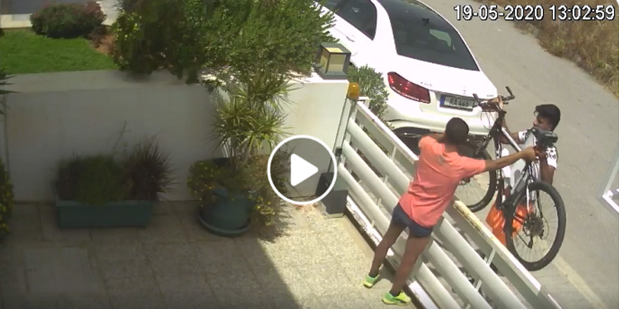 Bisiklet çalan iki kişi, güvenlik kamerasına yakalandı