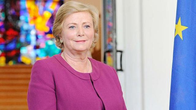 İrlanda Başbakan Yardımcısı istifa etti