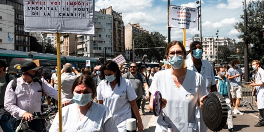 Paris'te sağlık çalışanları çalışma koşullarını protesto etti