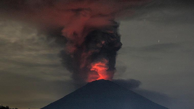 Bali Adası'nda Agung Yanardağı'ndaki Volkanik hareketlilik