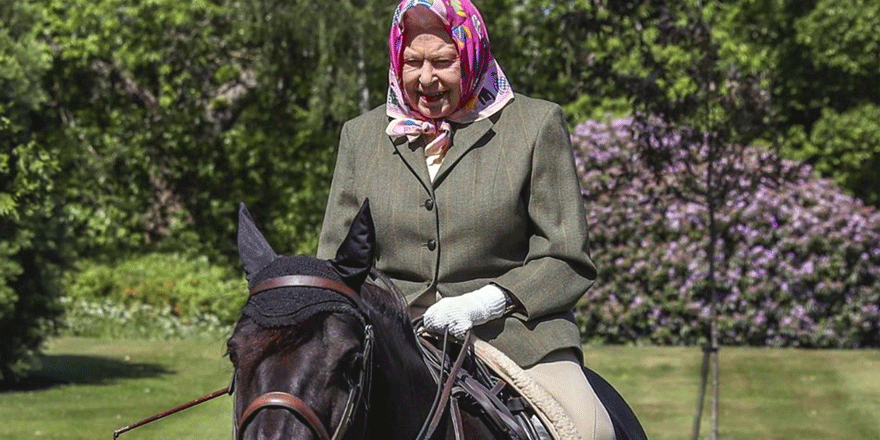 Kraliçe'nin 70 gün sonra ilk karantina görüntüsü