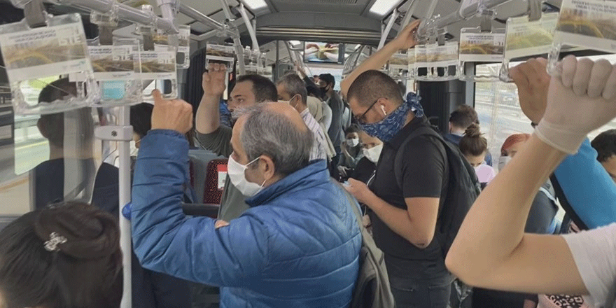 Toplu taşımada 'yüzde 50' sınırı kalktı: Minibüsler ayakta yolcu aldı