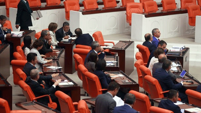 Asgari ücretle ilgili çok önemli düzenleme... TBMM'den geçti