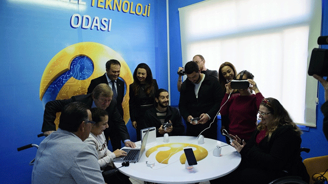 Ortopedik Özürlüler Derneği’nde oluşturulan “Teknoloji Odası” açıldı