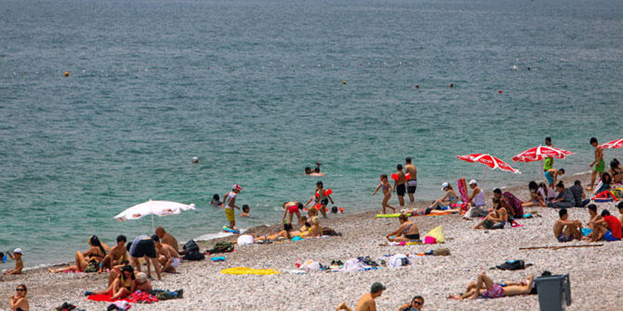 Kısıtlama kalktı... Sahiller doldu, taştı!