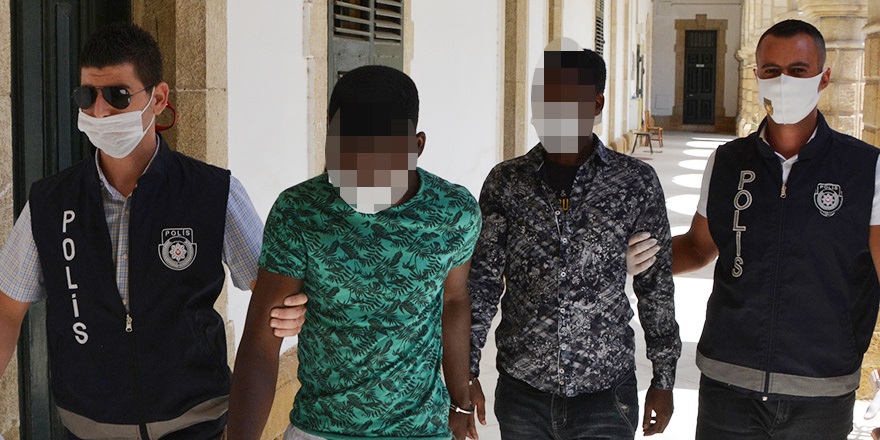 3 gecede, 3 hırsızlık