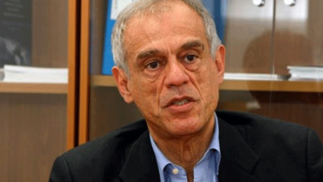 Yorgallas, Kıbrıslı Türklerin araçlarıyla nasıl geçtiğini sordu