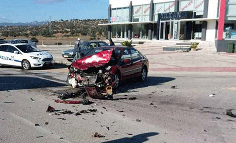 SON DAKİKA! Karpaz - Mağusa yolunda korkutan kaza