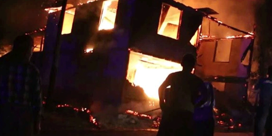 Bolu'da iki çocuk ev yangınında öldü