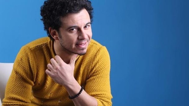 Buray, Creditwest için sahnede