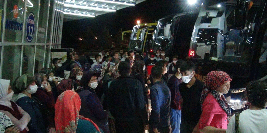 Asker uğurlamada sosyal mesafe unutuldu