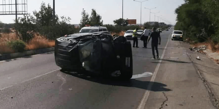 Anayolda takla attı