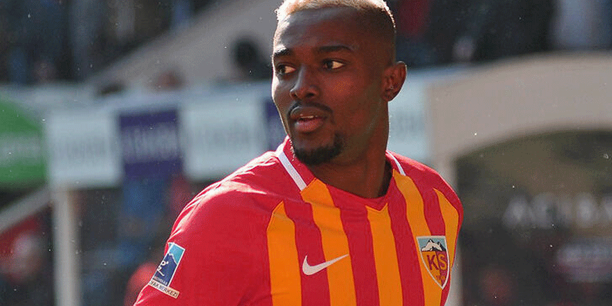 Beşiktaş, Bernard Mensah yarışında öne geçti! Yazdır A Yazı Tipi Yorumlar 0