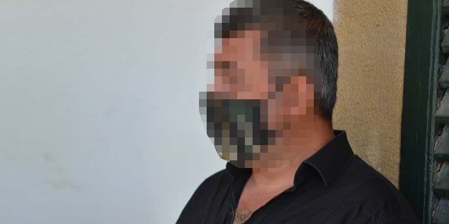 Eşinin yüzüne yumruk attı