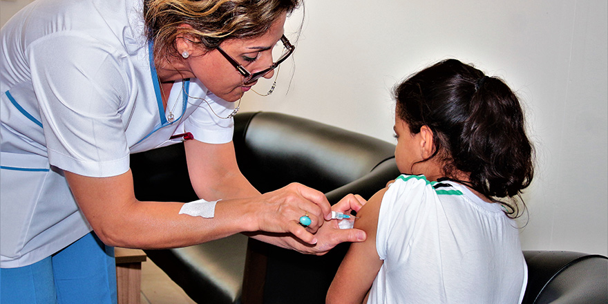 “Çocukluk çağı aşıları aksatılmadan yapılmalıdır”