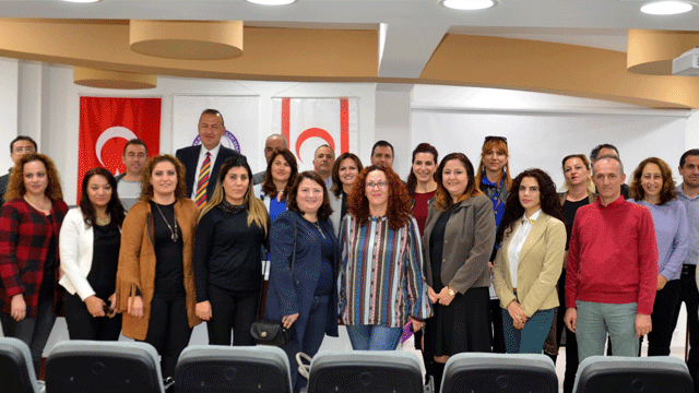 Kamu-Sen üyeleri sertifikalarını aldı