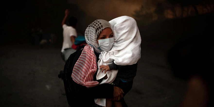 Moria mülteci kampında alevler yeniden yükseldi