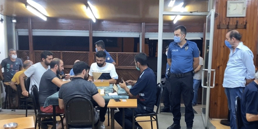 Kahvehaneye corona virüs baskını: 78 bin lira ceza