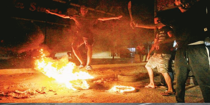 Libyalılar Hafter’e karşı sokaklarda