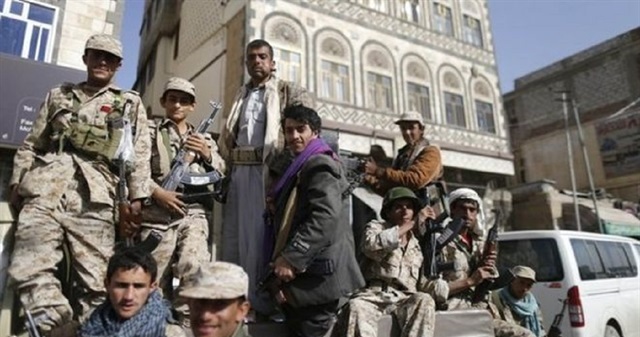 Yemen'de çatışmalar...Husiler, devrik lider Salih'e ait eski iki evi yağmaladı