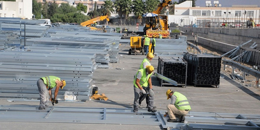 Başbakan Tatar, acil durum hastanesi inşaatında incelemede bulundu