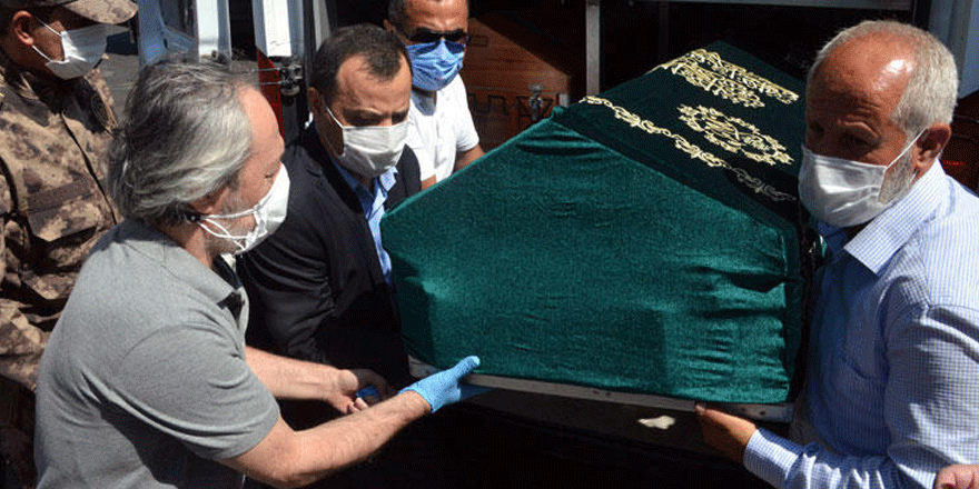 AYM Başkanı Arslan'ın kayınbabası toprağa verildi