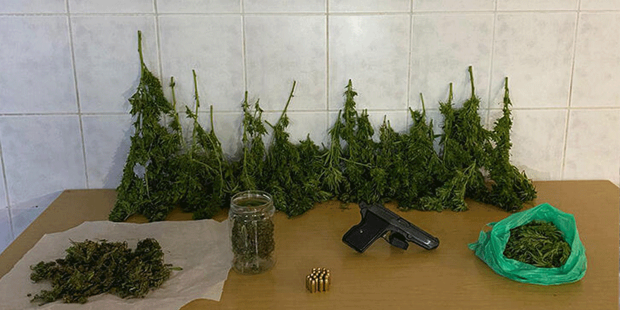 Firari şahıs, saklandığı evde uyuşturucu ve silahla yakalandı