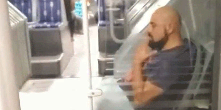 Maskesiz yolcu metrobüste sigara içti