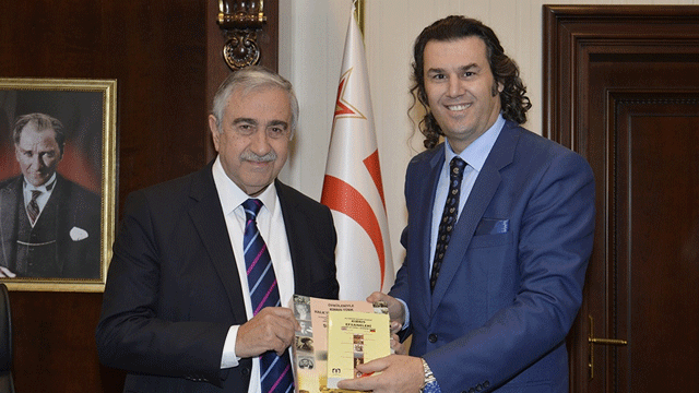 “Kıbrıs Efsaneleri” ve “Kıbrıs Türküleri” kitapları Akıncı’ya sunuldu