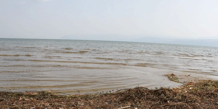 Eğirdir Gölü kırmızı alarm veriyor: 16 metreden 4 metreye düştü