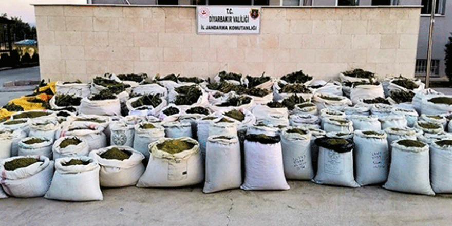 Diyarbakır'da 2 ton 628 kilogram esrar ele geçirildi