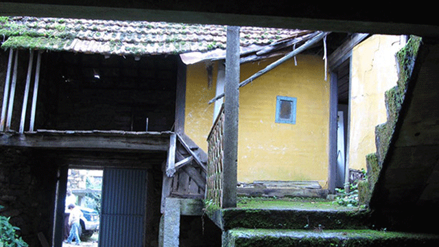Lefkara’da bazı Türk evleri bakımsızlıktan dökülüyor