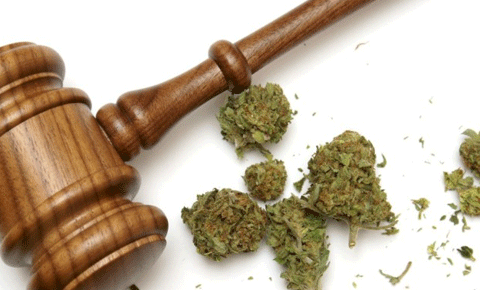 Uyuşturucuyla gelmekten vazgeçmiyorlar