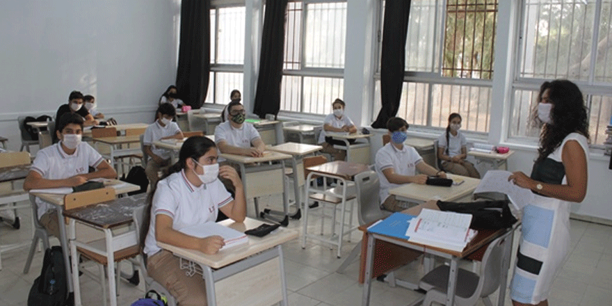 Orta eğitimde yaklaşık 7 ay sonra ders başı yapıldı