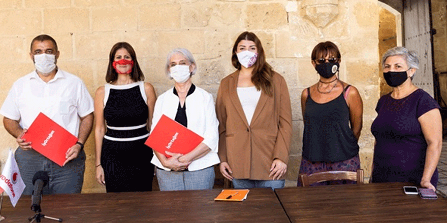 Köder, kadın öykülerini belgesele taşıyacak