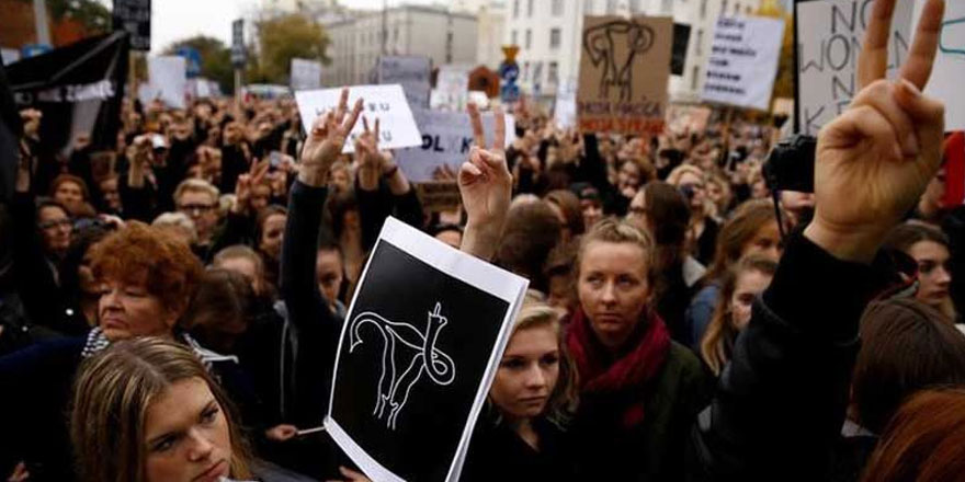 Polonya'da "kürtaj yasağı" tartışması