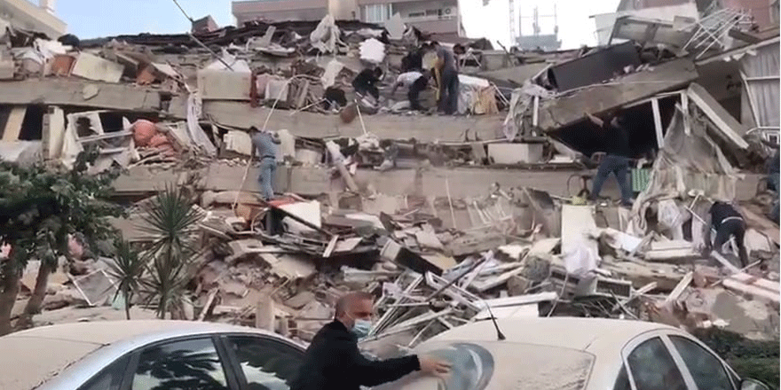 İzmir’de 6.6 büyüklüğünde deprem!