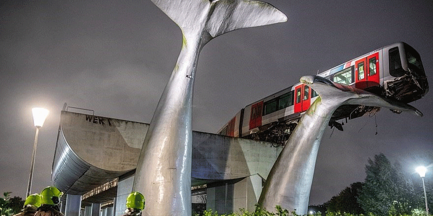 Tren kazasında mucize