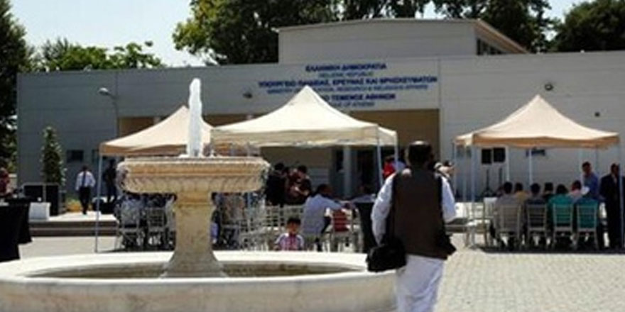 Atina'nın ilk camisi ibadete açıldı