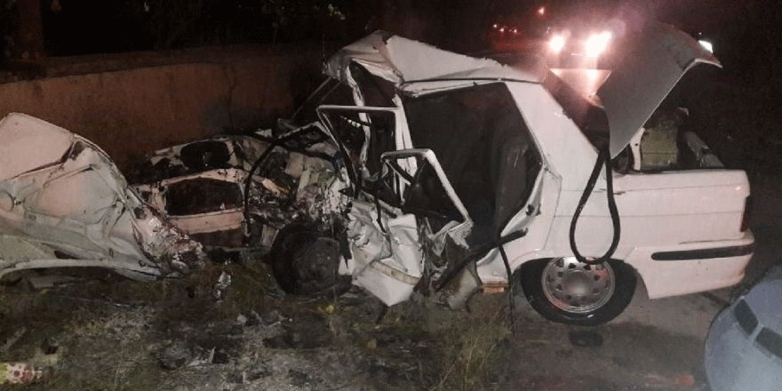 Feci kazada üç genç hayatını kaybetti