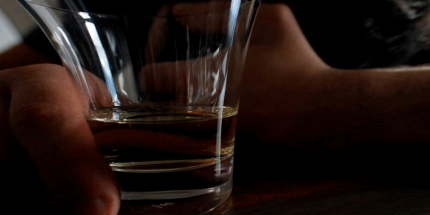 Sahte rakıya iki kurban daha!