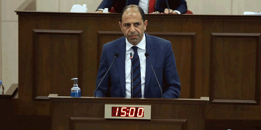 Özersay: “Ayartılmış 3 vekille kurulan hükümet, kara bir leke”