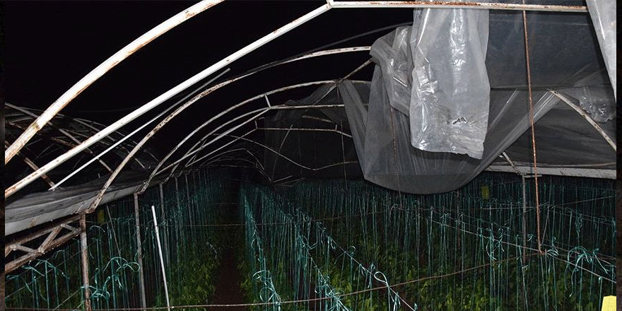 Antalya’da hortum seraları vurdu