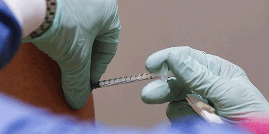 Almanya'da 8 kişiye yanlışlıkla 5 kat fazla doz kovid-19 aşısı vuruldu