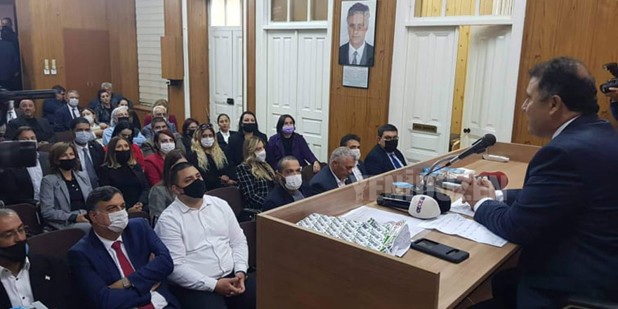 Saner'e erken seçim tarihini belirlemesi için yetki verildi